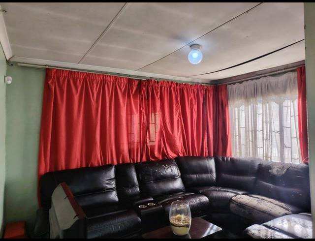 3 BEDROOM HOUSE FOR SALE IN LENASIA SOUTH